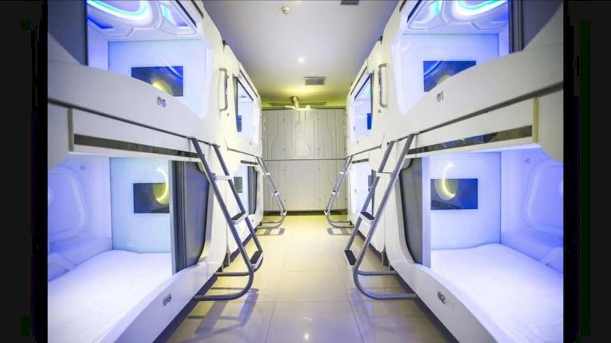 Time Capsule Hotel George Town Exterior foto